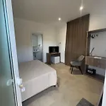 Poolside Bed & Breakfast 4*