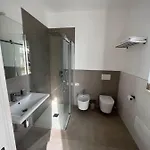 Poolside Bed & Breakfast 4*