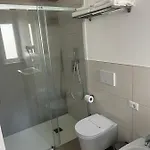 Poolside Bed & Breakfast 4*