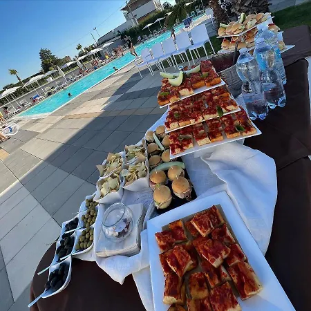 Poolside Bed & Breakfast