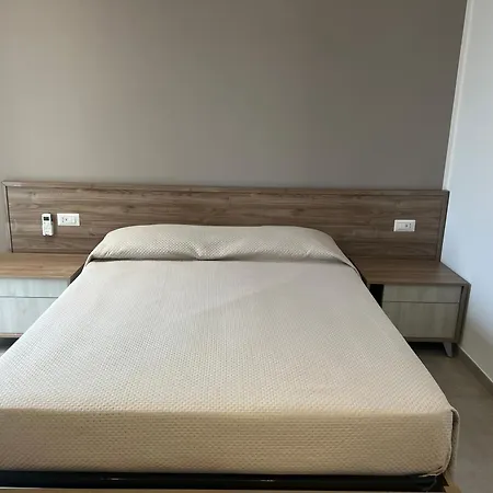 Poolside 4* Irsina